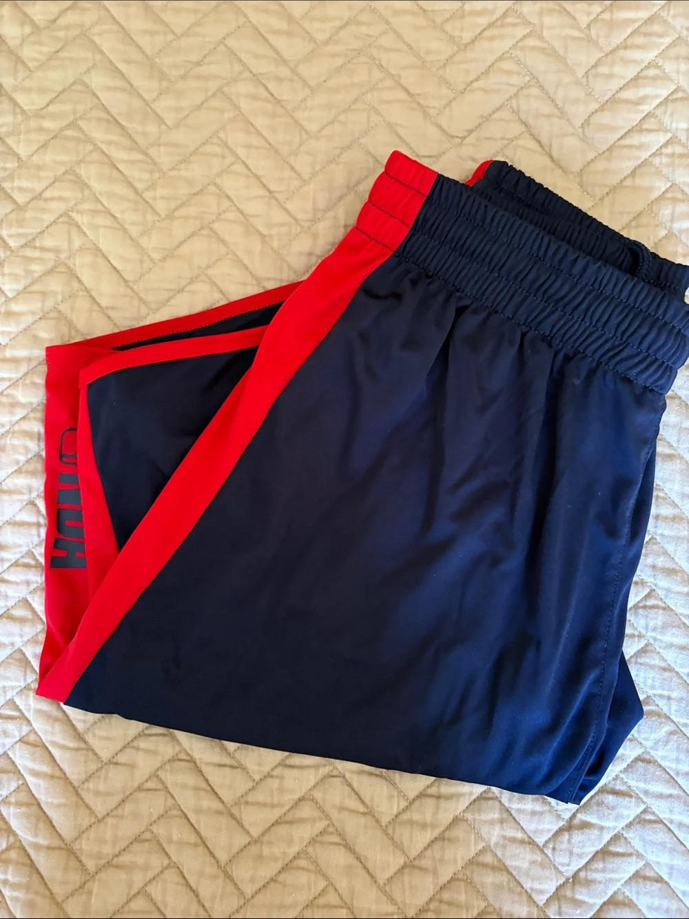 Men's NBA Navy Blue Athletic Basketball Shorts with Red Panels  size large